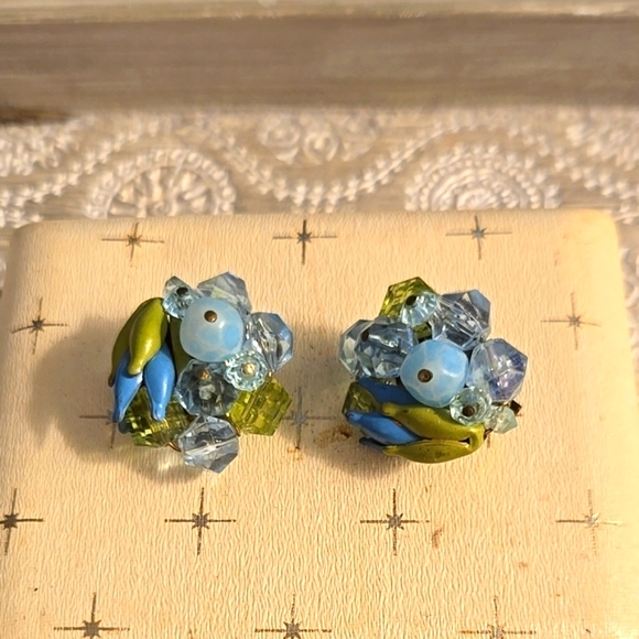 Vintage Beaded Cluster Earrings made in West Germany - Picture 3 of 7
